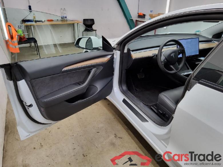 TESLA Model 3 Standard Reichweite Plus Hinterradantrieb 4d 208kW #4