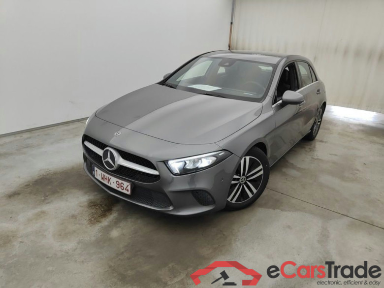 Mercedes-Benz A-Klasse A 180 d DCT Launch Edition 5d #1