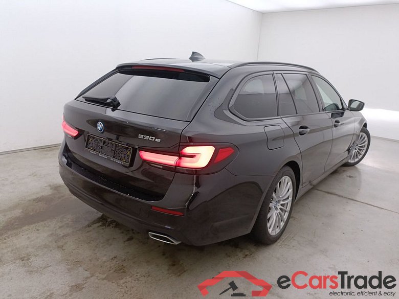 BMW 5 TOURING - 2020 530eA 184 PHEV 5d #2