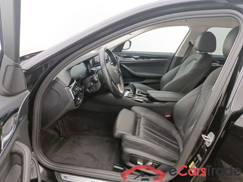 BMW 5 TOURING - 2020 530eA 184 PHEV 5d #3