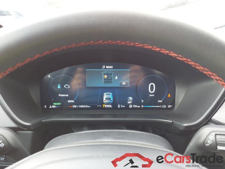 FORD Kuga 2.5 243CV Automático    St Line X (Pano) #4