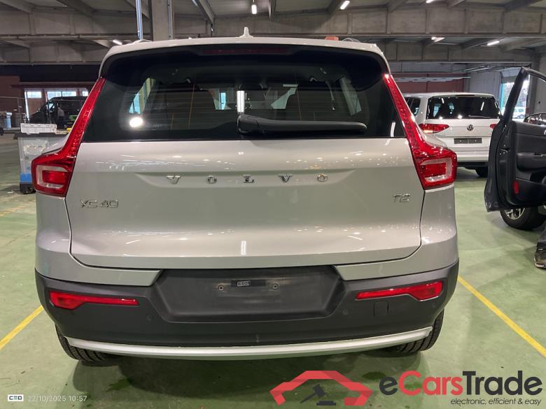 VOLVO XC40 1.5 T2 ESSENTIAL AUTO #5