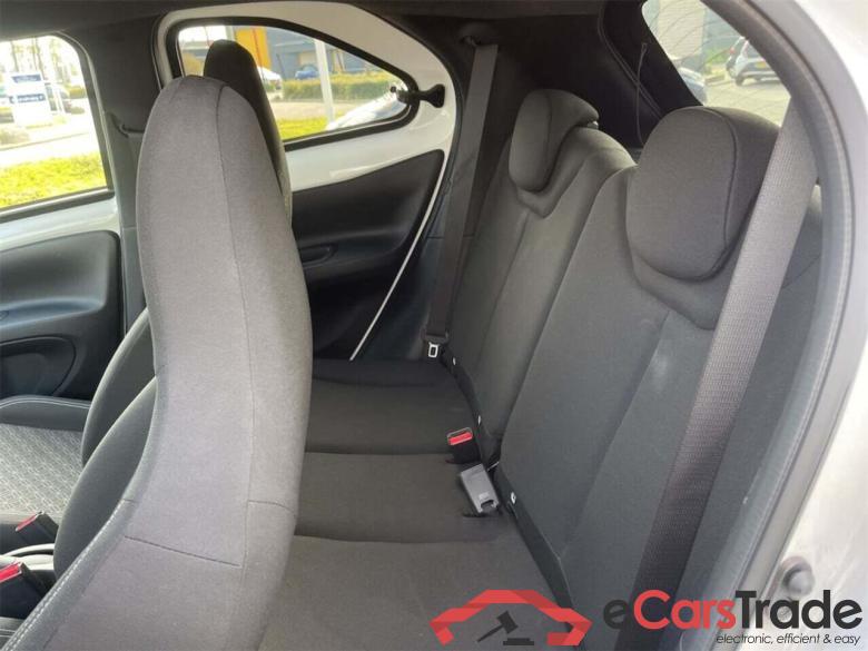 TOYOTA Aygo X 1.0 VVT-i MT Pulse #5