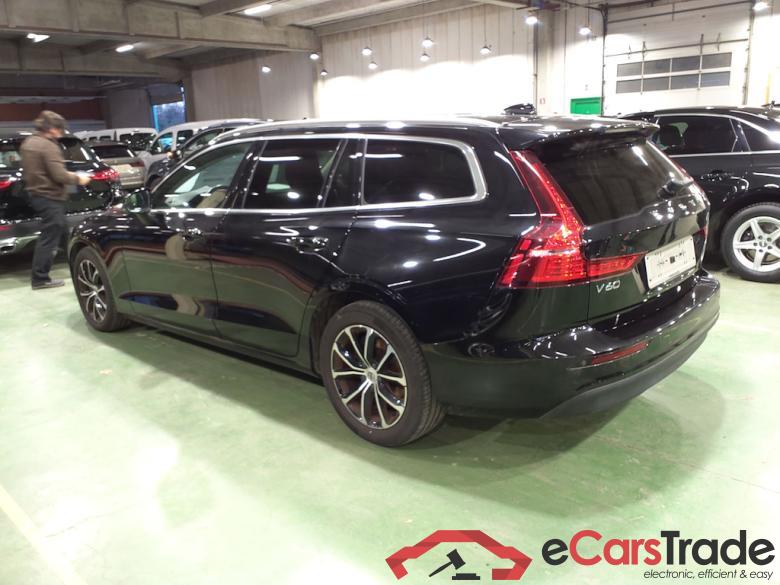 VOLVO V60 2.0 D3 MOMENTUM PRO #2