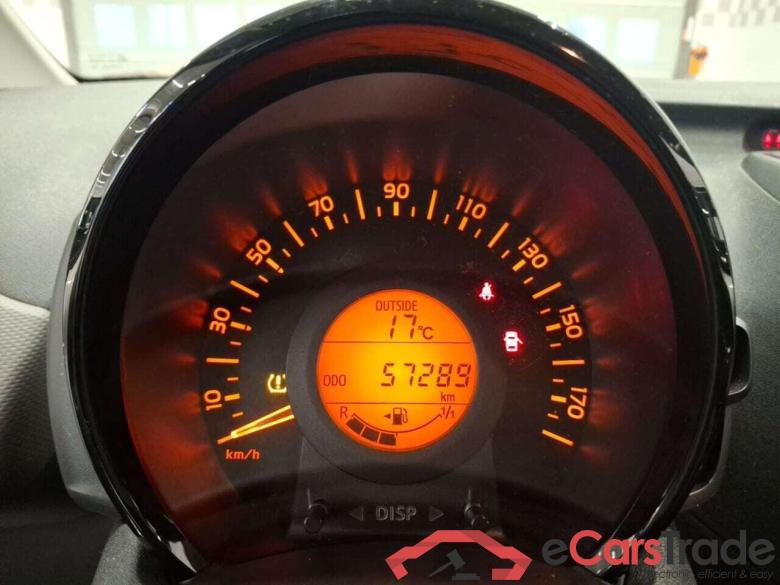 PEUGEOT 108 1.0 e-VTi Style #4