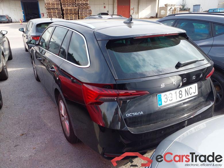 SKODA Octavia 2.0 TDI 110 kW (150CV) DSG 7 vel Automático Combi Design (Pano) #2
