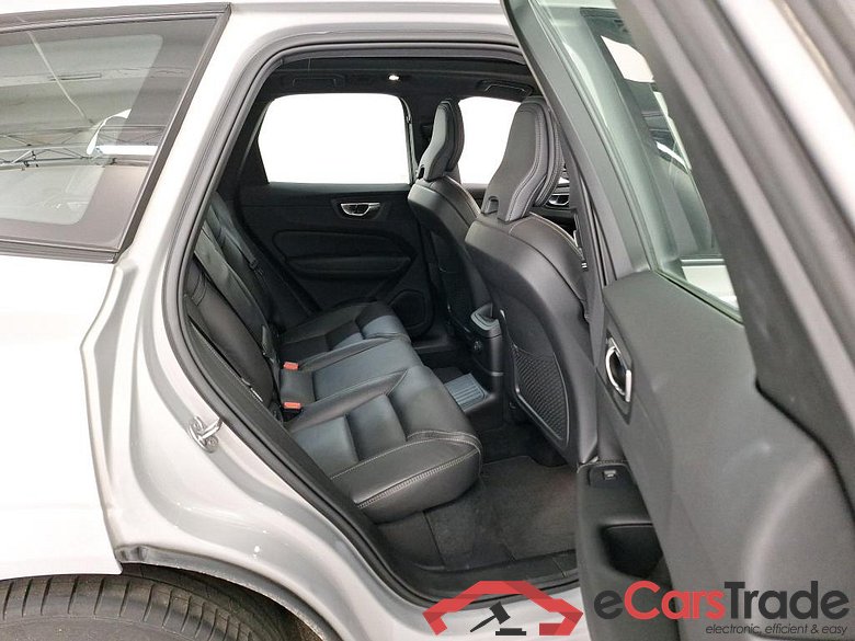 VOLVO XC60 2.0 T6 PHEV R-DESIGN AUTO 4WD #6