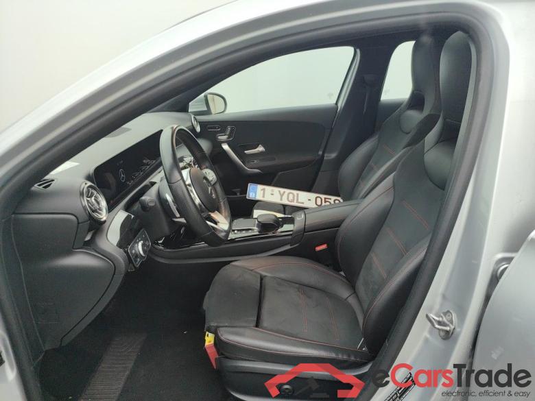 Mercedes-Benz A-Klasse A 180 Aut. 5d #3