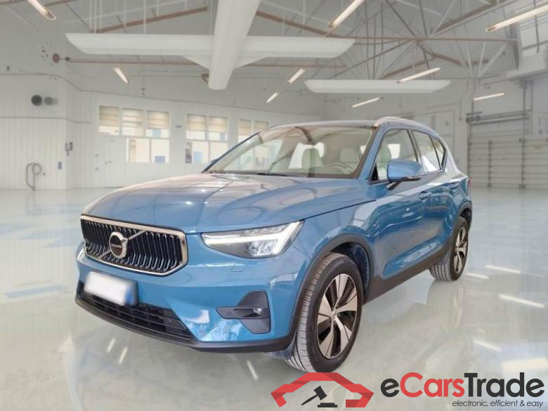 VOLVO XC40 / 2021 / 5P / SUV B4 AWD AUTOMATICO CORE