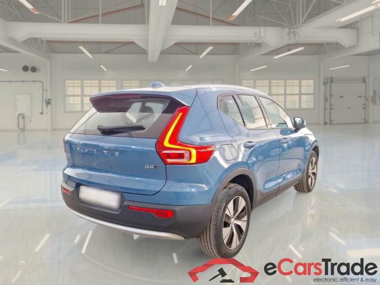 VOLVO XC40 / 2021 / 5P / SUV B4 AWD AUTOMATICO CORE #2