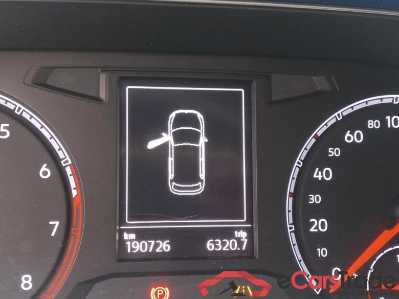 VOLKSWAGEN T-Roc / 2017 / 5P / todoterreno Advance Style 1.0 TSI 85kW (115CV) #5