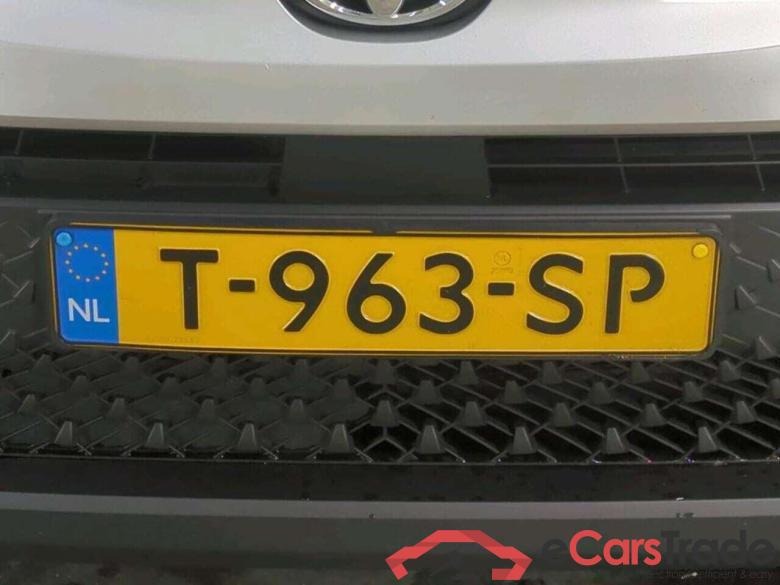 TOYOTA Aygo X 1.0 VVT-i MT Play #3