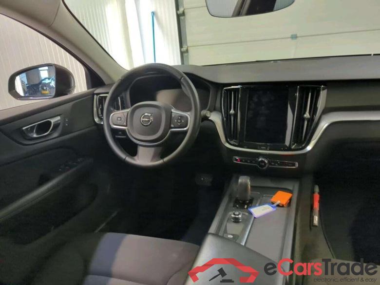 VOLVO V60 2.0 B3 Mom. Adv. #3