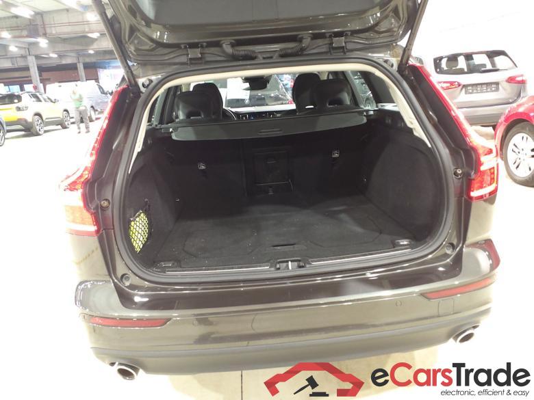 VOLVO V60 2.0 B3 MHEV MOMENTUM PRO AUTO #3
