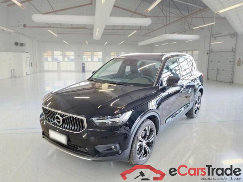 VOLVO XC40 / 2017 / 5P / SUV T4 PLUG-IN HYBRID AUTO RECHARGE INSCR. #1