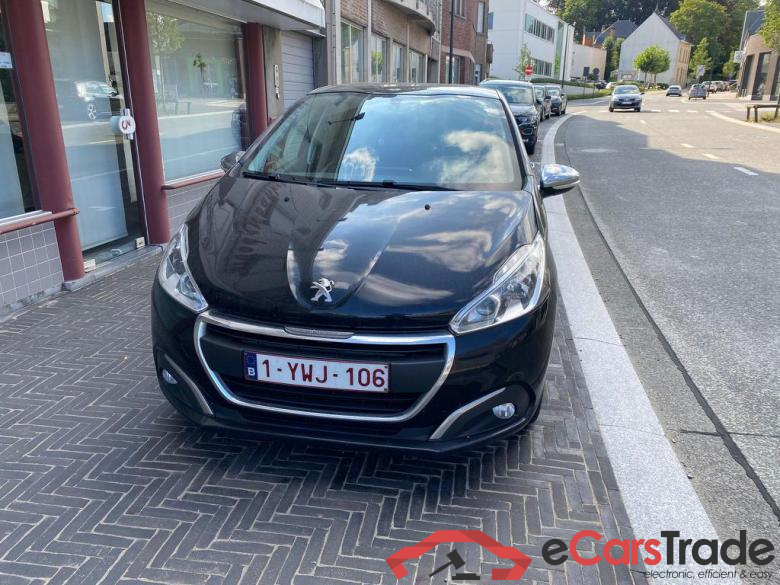 PEUGEOT 208 1.2i PureTech Style