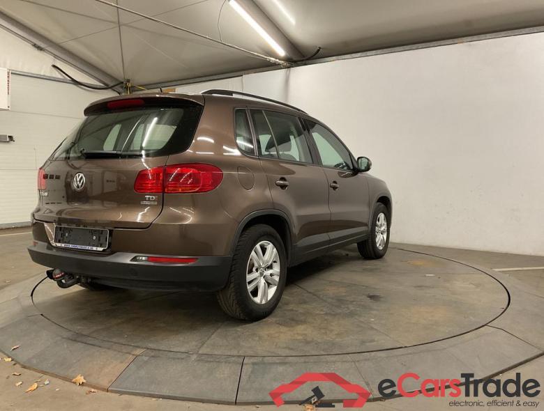 VOLKSWAGEN Tiguan Tiguan Trend & Fun 2.0 TDI BlueMotion Technology 81 kW (110 ch) 6 vitesses manuel #2
