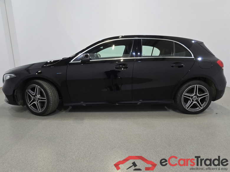 Mercedes A 250e Plug-In Hybrid AMG Aut. LED-Xenon Widescreen Navi 1/2 Sport-Leather-Alcantara KeylessGo Camera Klima PDC ... #2