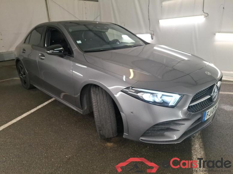 MERCEDES-BENZ Classe A Berline / 2018 / 4P / Berline A 200 AMG Line 7G-DCT #4