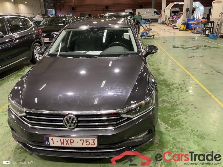 VOLKSWAGEN PASSAT VARIANT DIESEL - 2019 1.6 TDi SCR Style Business DSG #2