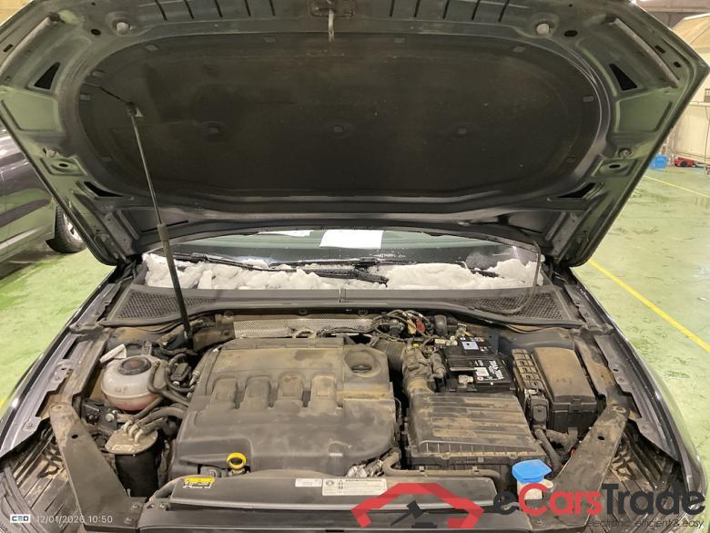 VOLKSWAGEN PASSAT VARIANT DIESEL - 2019 1.6 TDi SCR Style Business DSG #6