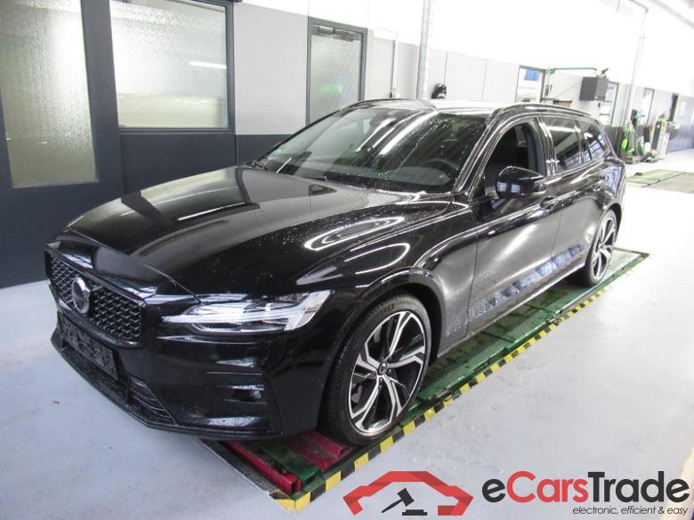 Volvo V60 Kombi (2018->) DE - Kb5 B5 (Benzin) AWD EU6d, Plus Dark Mild-Hybrid AWD (EURO 6d), 2021 - 2022 #1