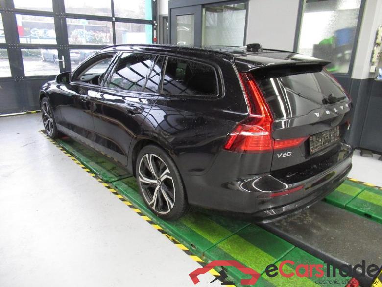 Volvo V60 Kombi (2018->) DE - Kb5 B5 (Benzin) AWD EU6d, Plus Dark Mild-Hybrid AWD (EURO 6d), 2021 - 2022 #4