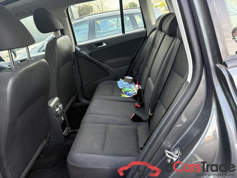 VOLKSWAGEN Tiguan Tiguan Trend & Fun 2.0 TDI BlueMotion Technology 81 kW (110 ch) 6 vitesses manuel #5