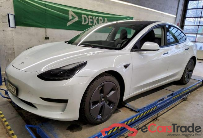 TESLA Model 3 RWD Hinterradantrieb 4d 239kW