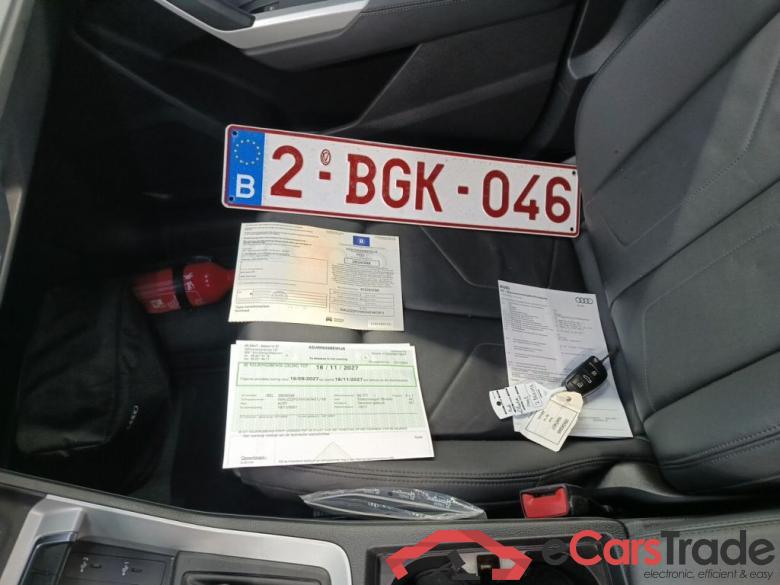 Audi Q3 35 TDI S Tronic Business Edition 5d #4