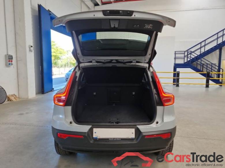 VOLVO XC40 / 2017 / 5P / SUV T4 PLUG-IN HYBRID AUTO RECHARGE R-DESIGN #5