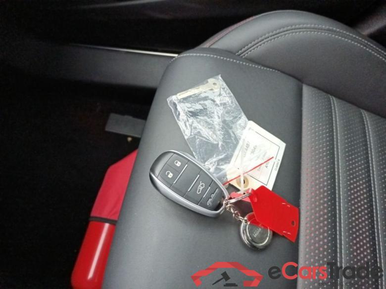 Alfa Romeo Tonale 1.5 160 MHEV Tributo Italiano FWD 5d #4