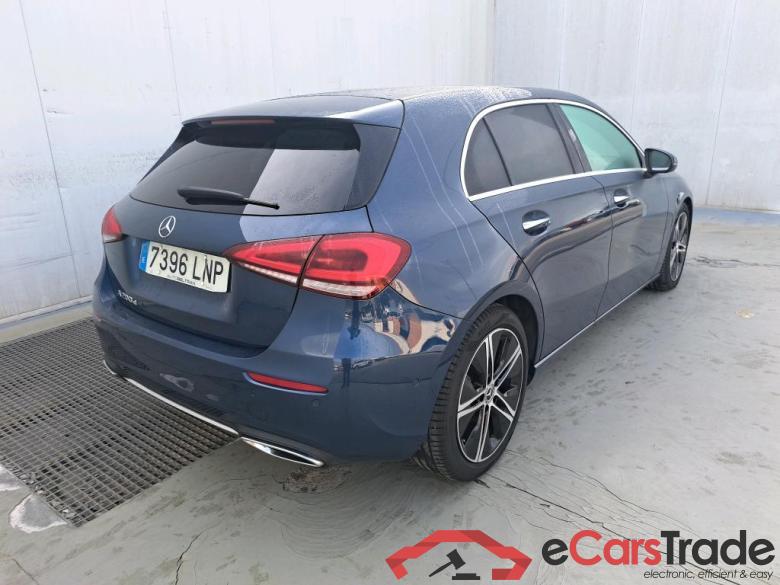 MERCEDES-BENZ Clase A / 2018 / 5P / berlina con portón A 200 d #2