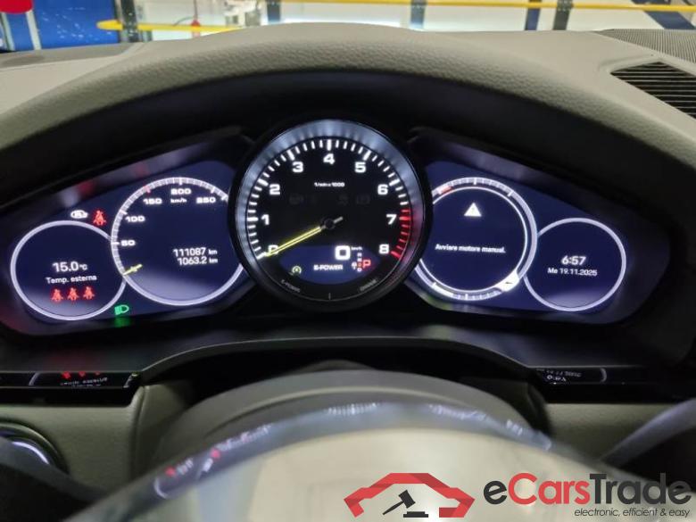 PORSCHE CAYENNE COUPE / 2019 / 5P / SUV 3.0 V6 E-HYBRID #4