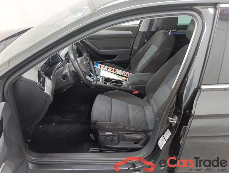 Volkswagen Passat Variant 1.4 TSI DSG6 GTE Business 5d #3