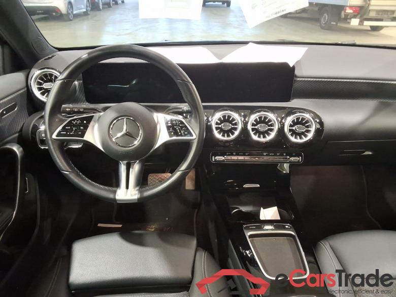 MERCEDES-BENZ A-CLASS 1.3 A 250 E LUXURY LINE DCT #6