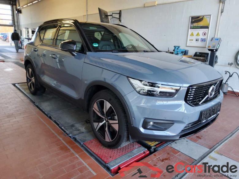 Volvo XC40 (2017->) DE - SUV5 B4 2WD EU6d, R-Design (EURO 6d), 2020 - 2022 #2