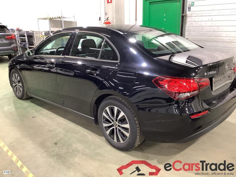 MERCEDES-BENZ A-CLASS LIMOUSINE 2.0 A 200 D BUSINESS SOLUTION LIM DCT #3