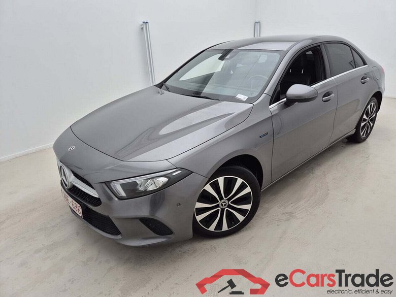 Mercedes A 250e PHEV Aut. LED-Xenon Widescreen Navi 1/2 Sport-Leather KeylessGo Camera Klima PDC ...