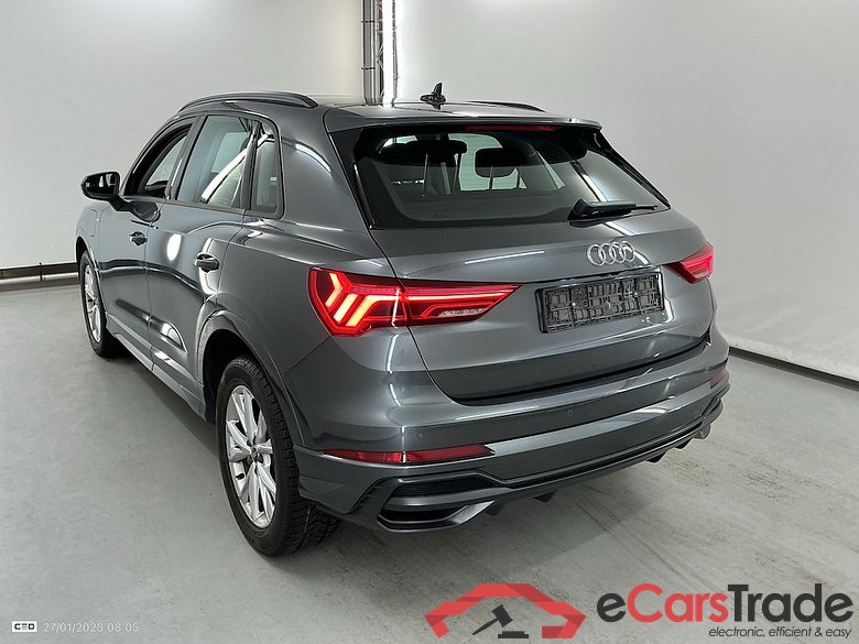 AUDI Q3 1.4 45 TFSI E S TRONIC S LINE #3