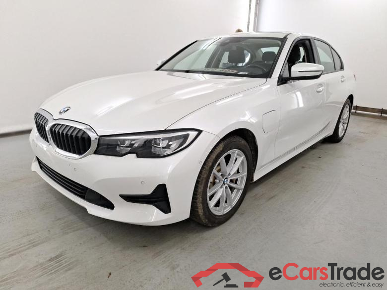 BMW 3 - 2019 330eA PHEV