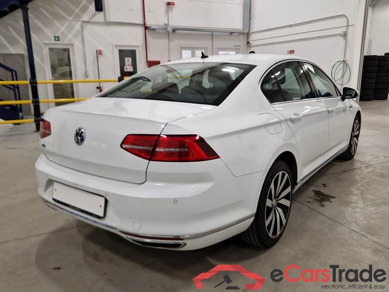 VOLKSWAGEN PASSAT / 2014 / 4P / BERLINA 1.4 TSI DSG GTE #2