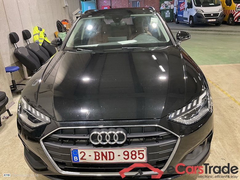 AUDI A4 2.0 30 TDI 100KW S TR ATTRACTION B.E. #2