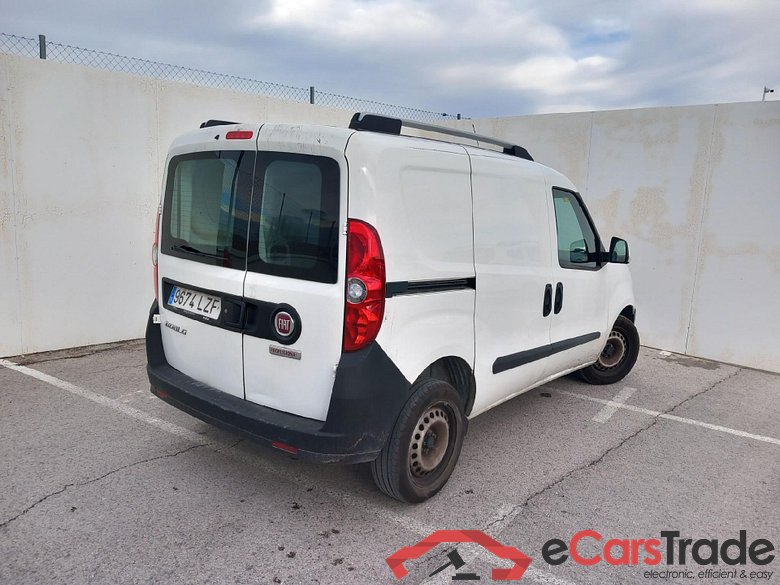 FIAT Doblò Cargo/2015/3P/furgón derivado de turismo Cargo Base 1.6 Mjet 66kW (90CV) #2