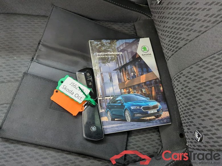 Skoda Octavia Combi 1.5 TSI ACT Style 5d #4