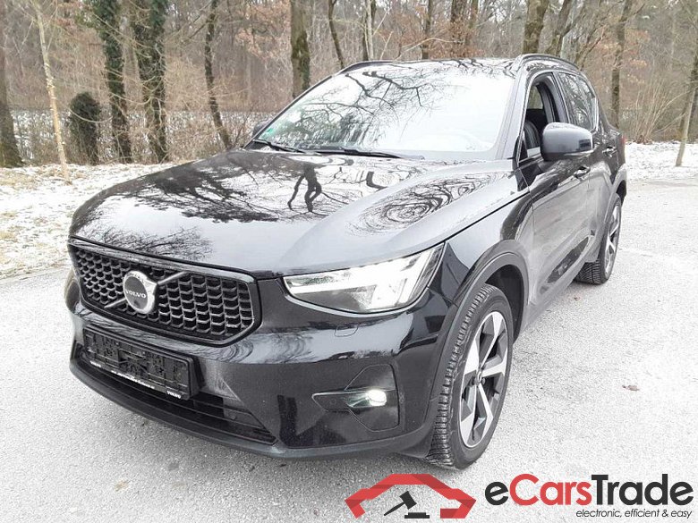 Volvo XC40 (2017->) DE - SUV5 B4 2WD EU6d, Plus Dark (EURO 6d), (Facelift) 2022 - 2024