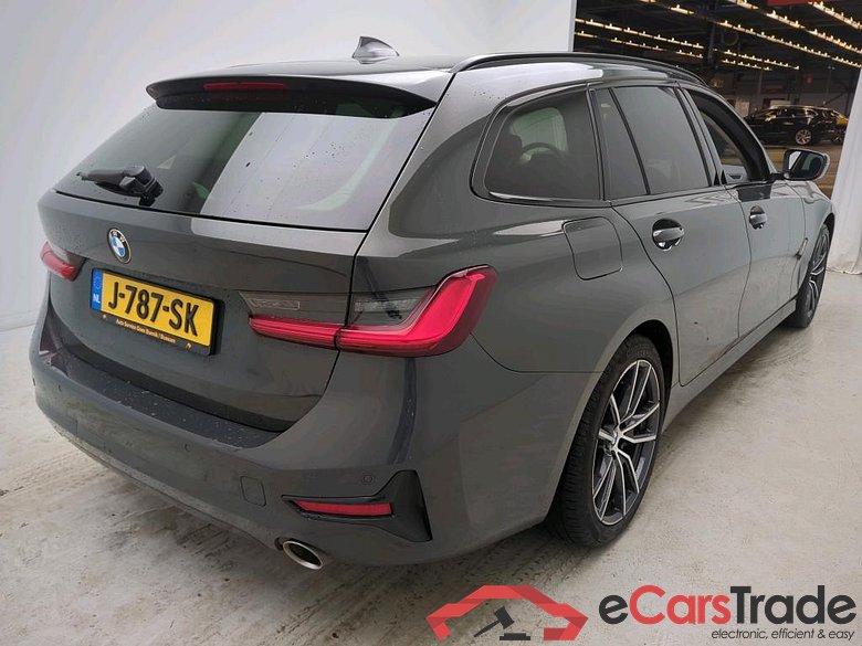 BMW 3 Serie Touring 318iA Corporate Executive Sport 5d #2