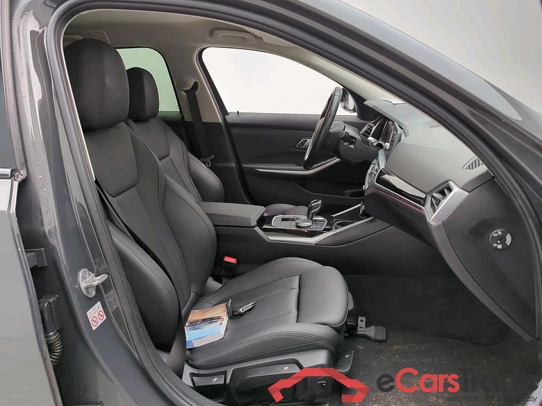 BMW 3 Serie Touring 318iA Corporate Executive Sport 5d #3