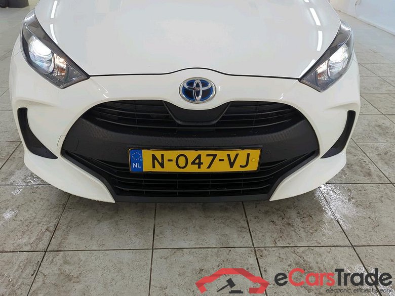 Toyota Yaris Hybrid 115 Active 5d #5