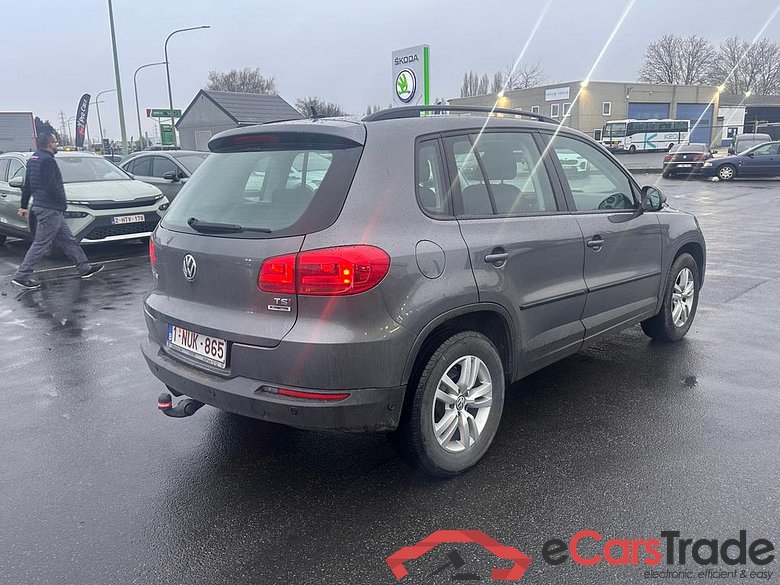 VOLKSWAGEN Tiguan Tiguan Trend & Fun 1.4 TSI BlueMotion Technology 92 kW (125 ch) 6 vitesses manuel #2
